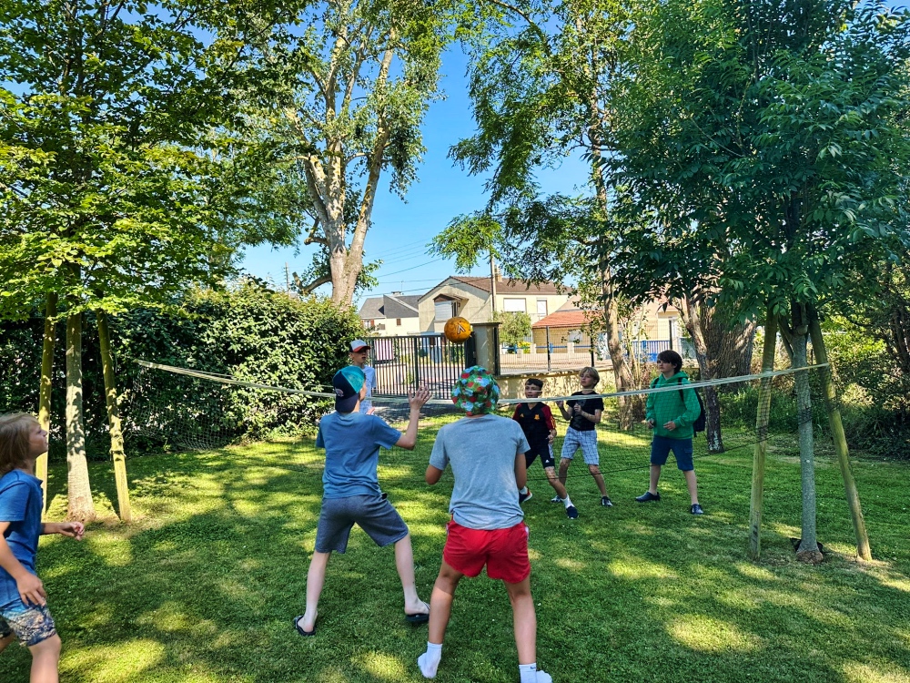 Year 7 and 8 Normandy Volleyball